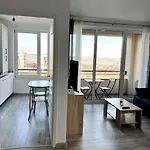 Cityscape Corner Daire *