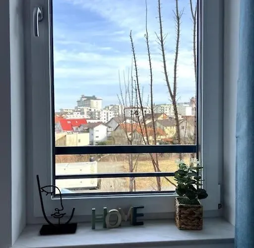 Cityscape Corner Apartment *