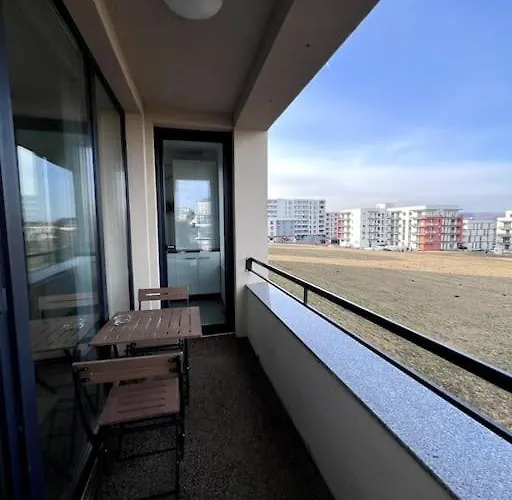 Cityscape Corner Apartment *